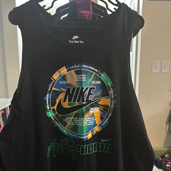 Nike Black Airphoria Tank Top - Picture 7 of 7